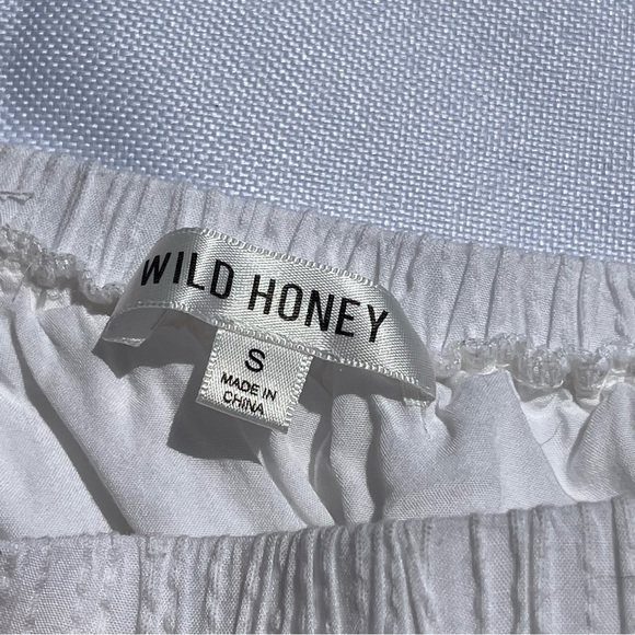 Off the Shoulder Mini top 💛 - Picture 3 of 4